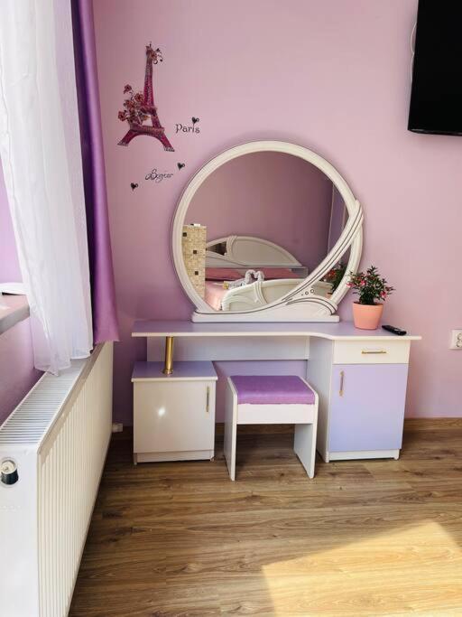 Lavender Luxury Apartment Oradea Luaran gambar