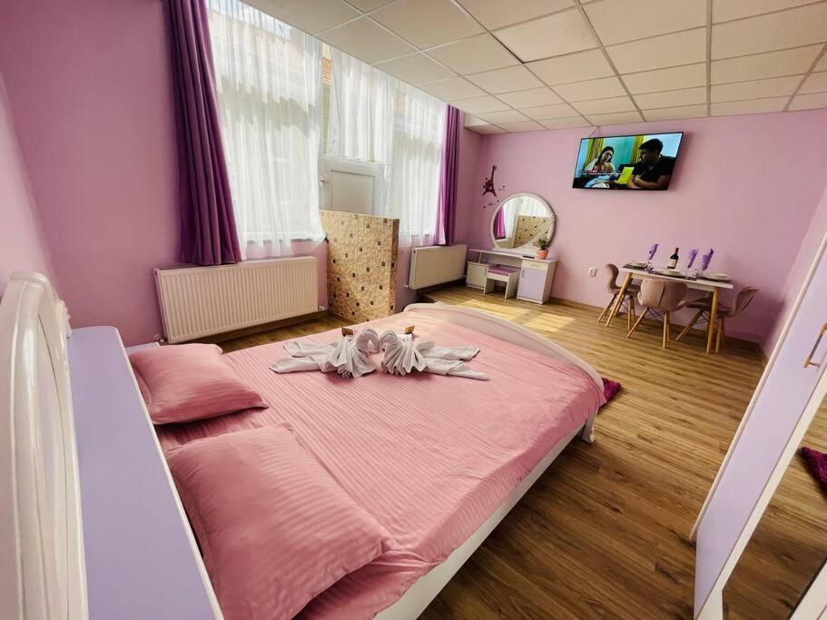 Lavender Luxury Apartment Oradea Luaran gambar