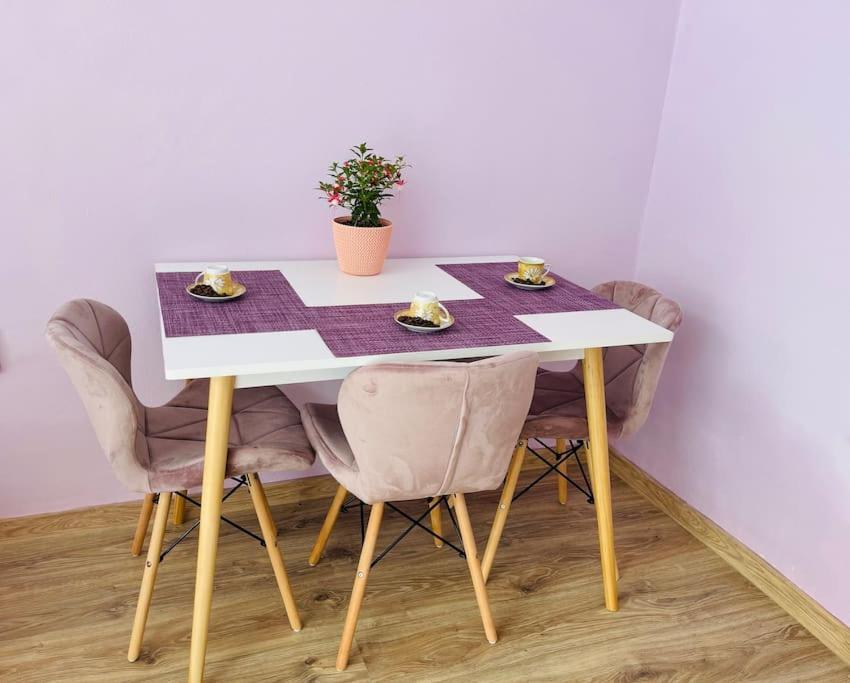Lavender Luxury Apartment Oradea Luaran gambar